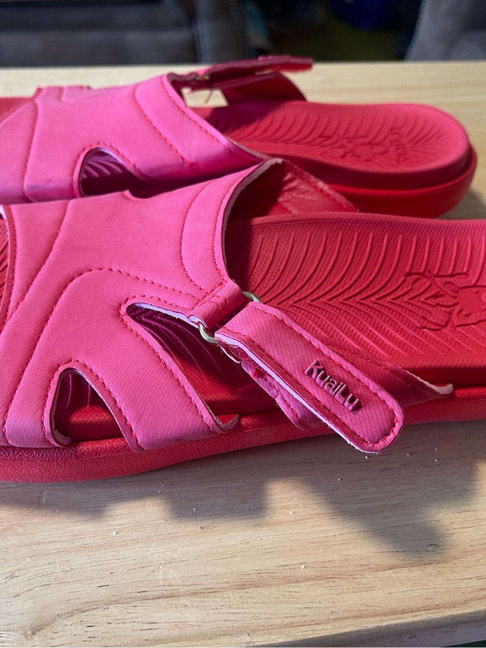 KuaiLu Womens  Orthotic Slides Ladies Lightweight Athletic Yoga Mat. Size 9 Red
